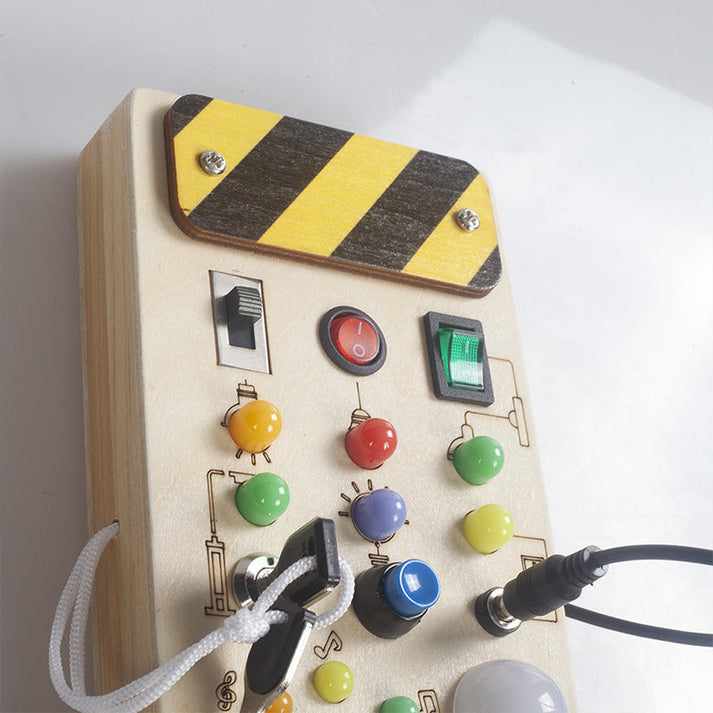 Montessori Panel™ – Das sensorische Holzbrett für kleine Entdecker