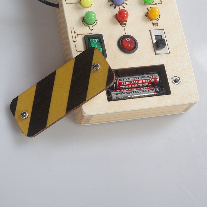 Montessori Panel™ – Das sensorische Holzbrett für kleine Entdecker